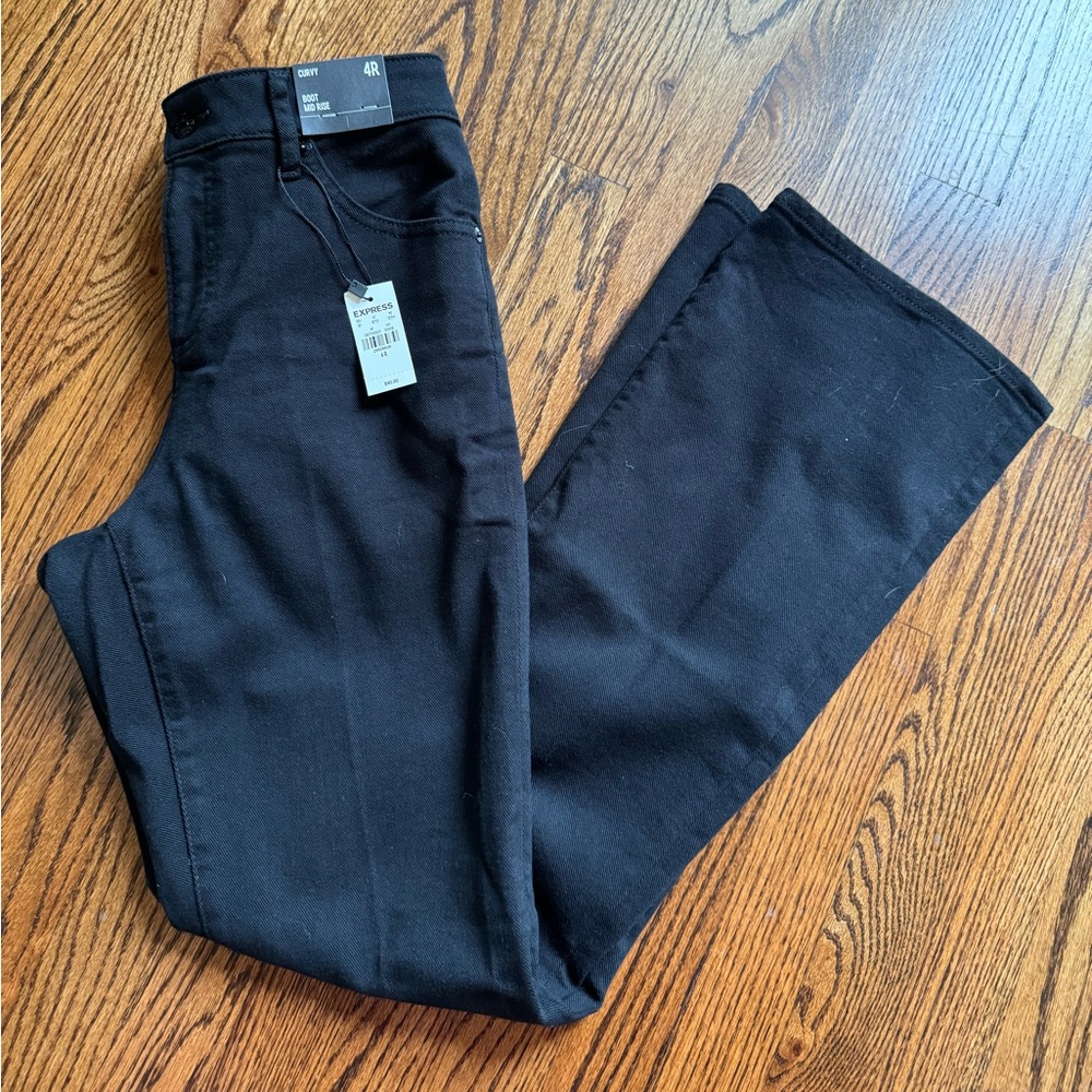 NWT Express Mid Rise Curvy Boot Cut jeans, size 4